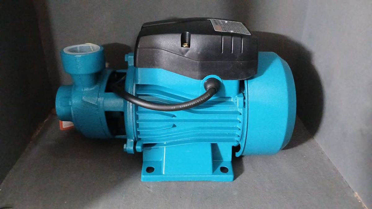 پمپ آب رگال نیم اسب محیطی QB60
